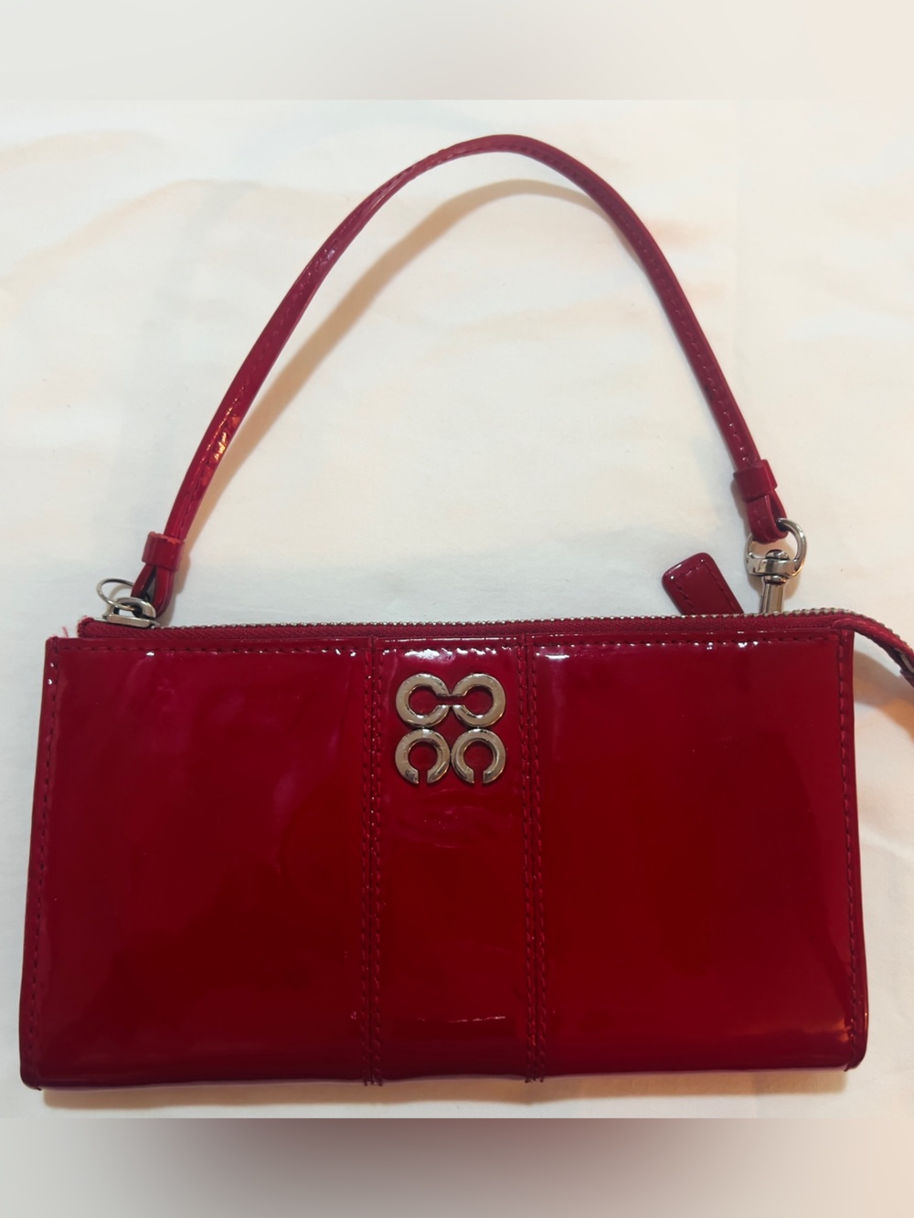 🩷 Y2K Coach Julia Red patent leather zippy wristlet wallet silver hardware🩷